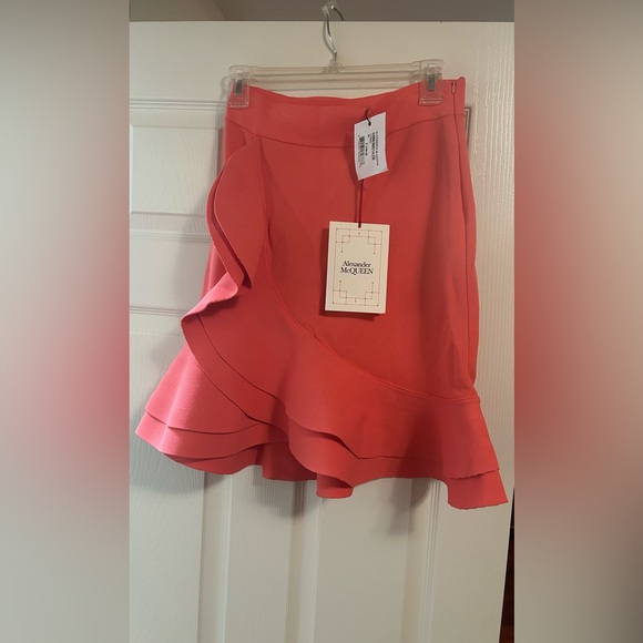 Alexander McQueen short ruffled skirt NWT - Picture 4 of 6